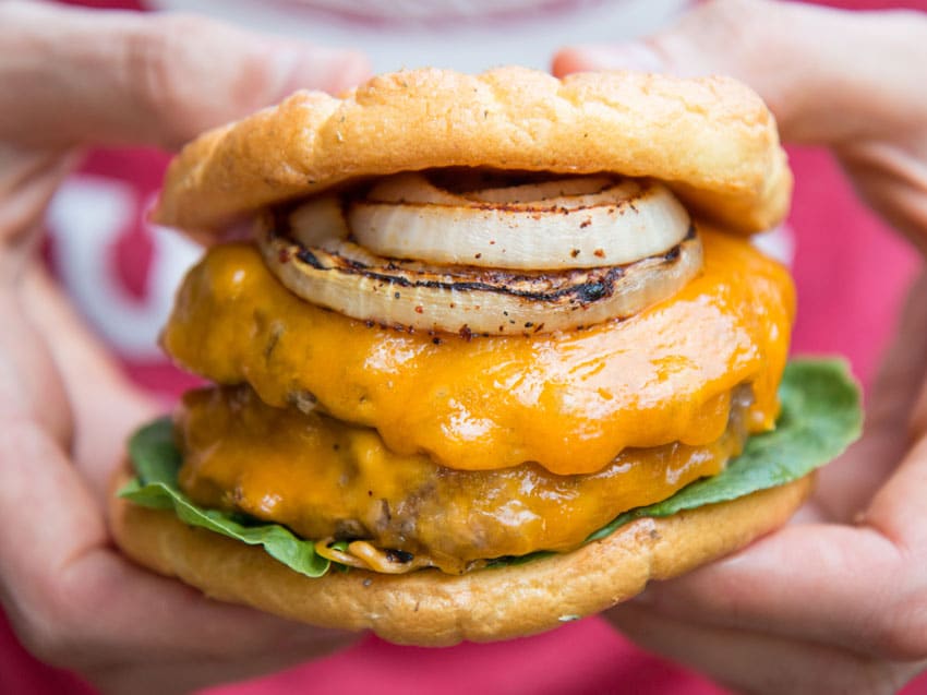 turkey-cheeseburger-with-cloud-bread