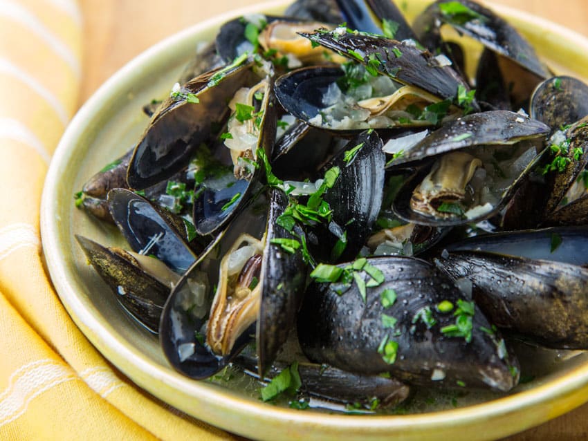 mussles-wine-sauce